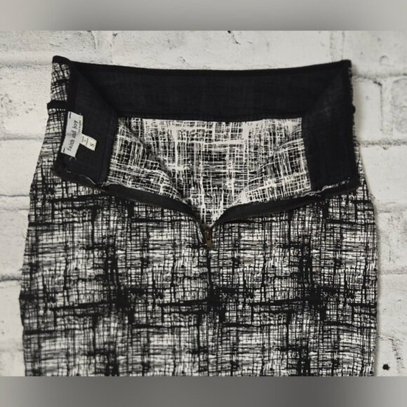 Faith and Joy New York Black & White Grid Pattern Skirt - Picture 8 of 10